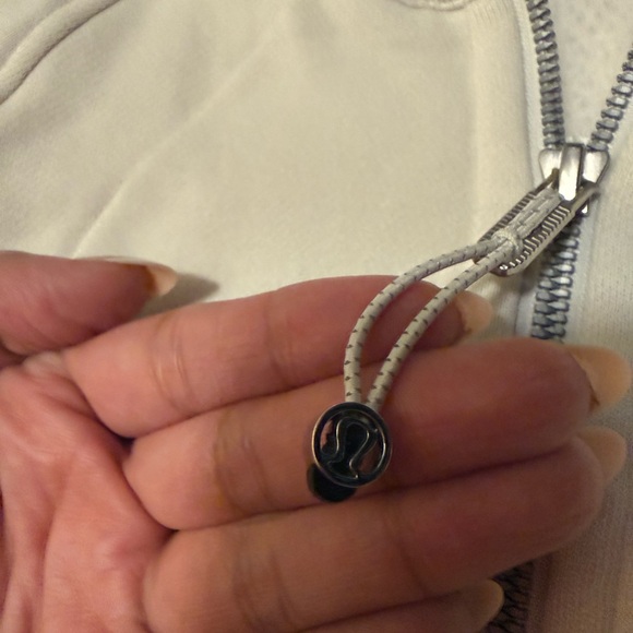 Lululemon Athletica scuba full zip cropped ( bone) - Picture 3 of 6